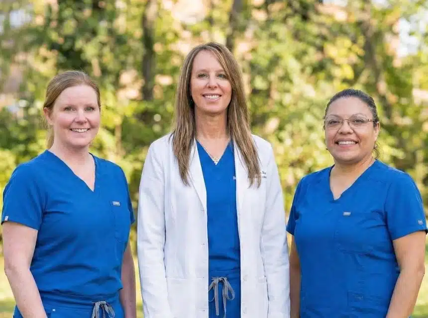 Chiropractic Chicago - Doctors of Chiropractic logo